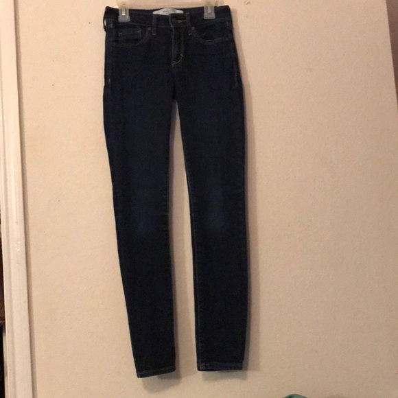 Abercrombie & Fitch New York - Picture 1 of 5